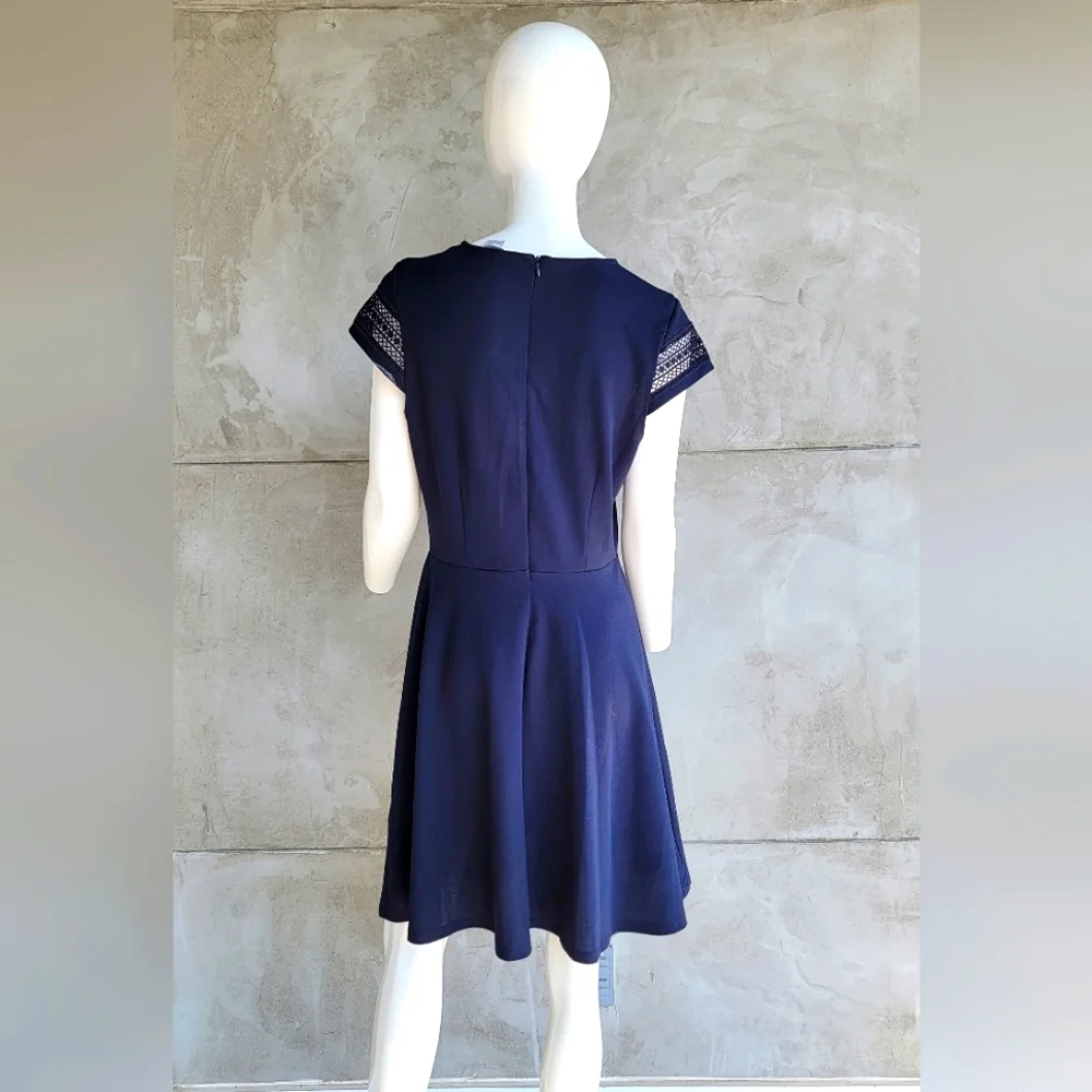 NWOT H&M Navy Blue Lace Eyelet Cap Sleeve Knee-Length Casual Dress Sz M - Picture 7 of 11